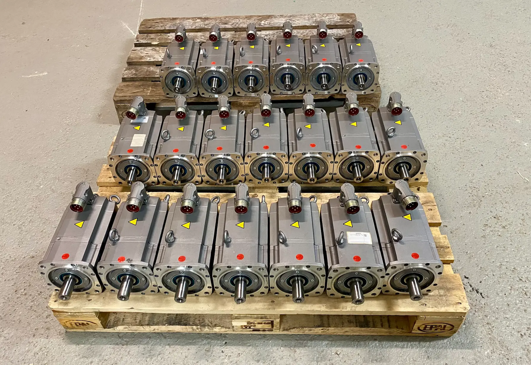 Siemens Servomotoren auf Transportpalette